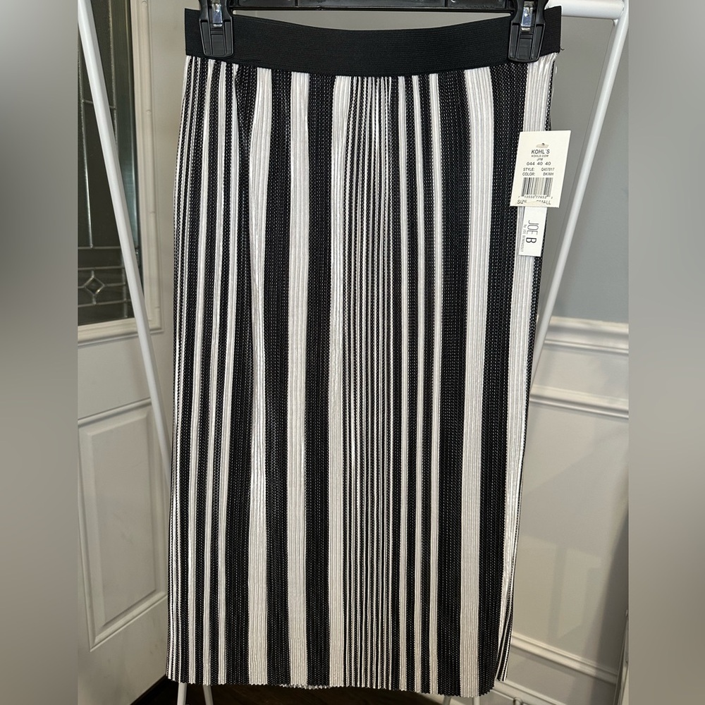 NWT Joe B Black and White Striped Skirt